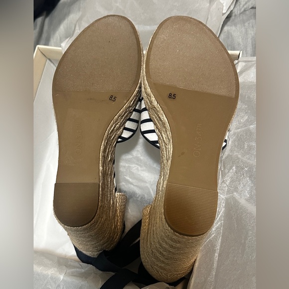 NWT On 34th Melindaa Espadrille Wedge Sandals Navy and White - Picture 6 of 7